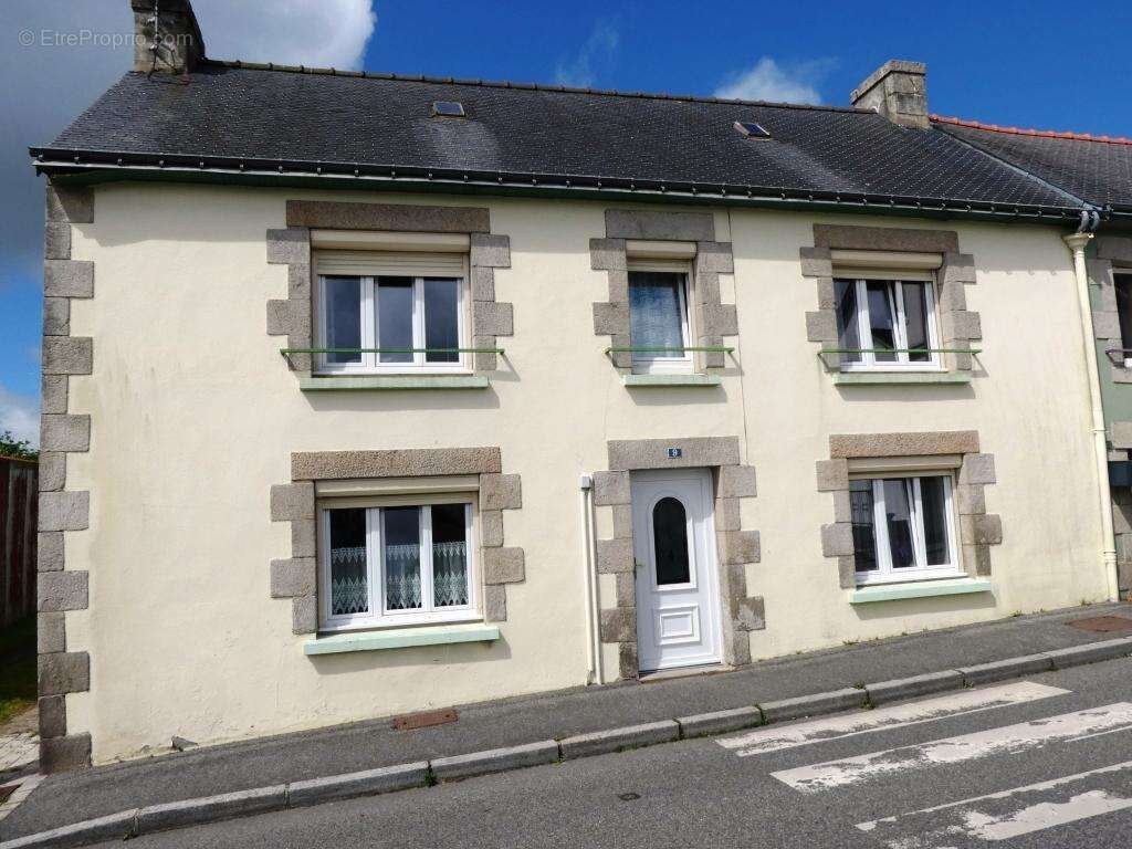 Maison à SAINT-CARADEC-TREGOMEL