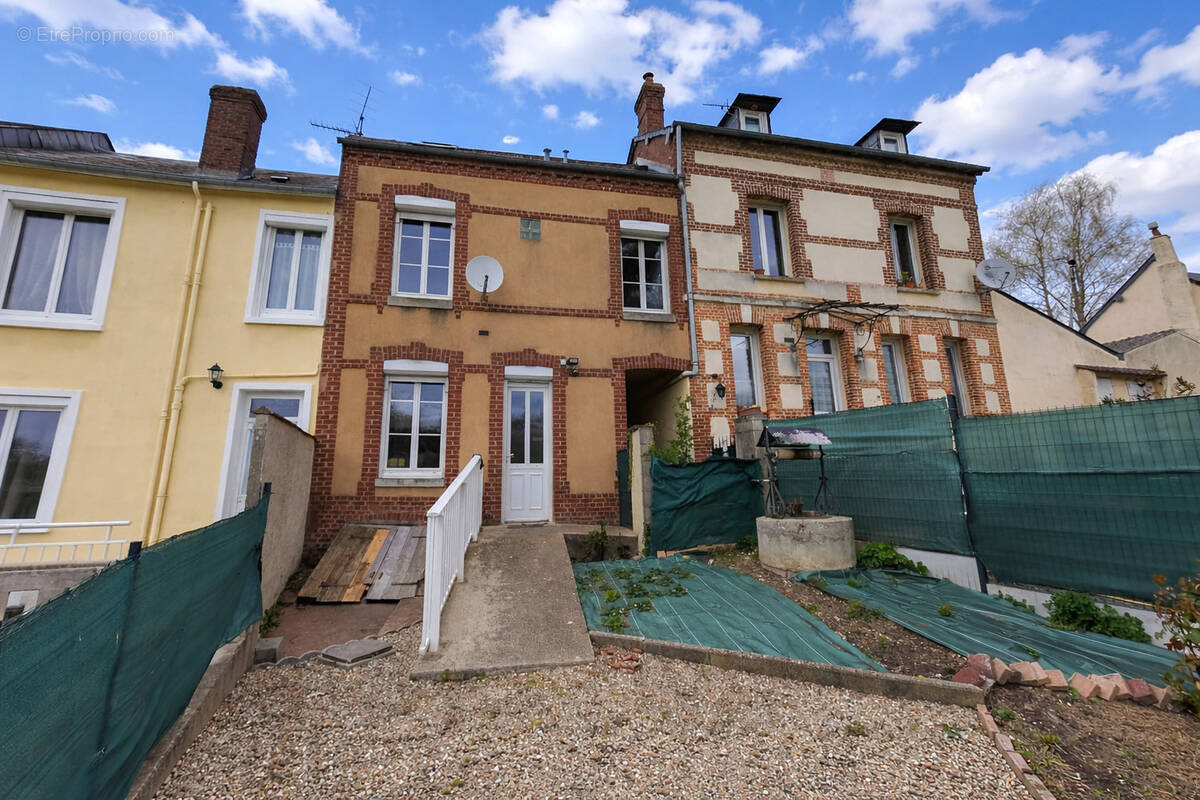 Maison à LILLEBONNE