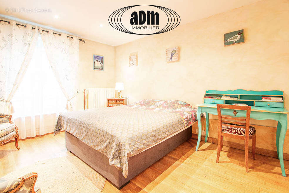 Maison à CRECY-LA-CHAPELLE