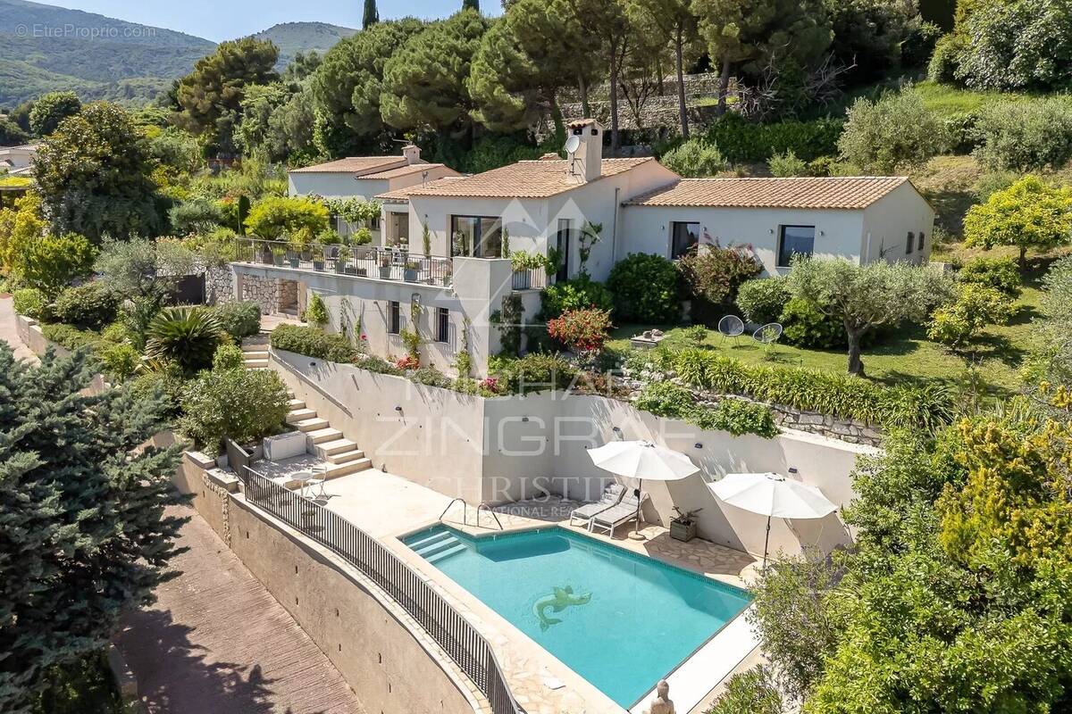 Maison à TOURRETTES-SUR-LOUP