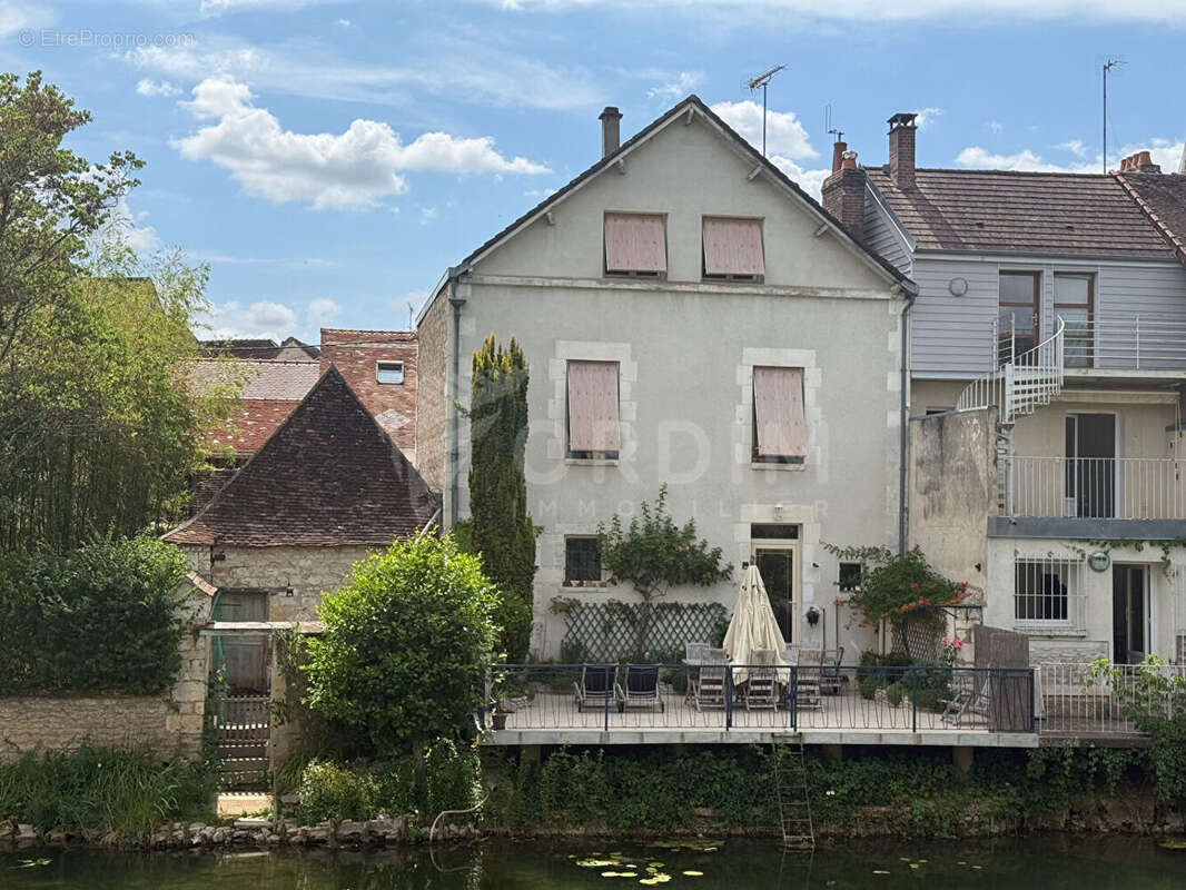 CHABLIS :Charmante maison de village au bord de l'eau avec terrasse - photo 14