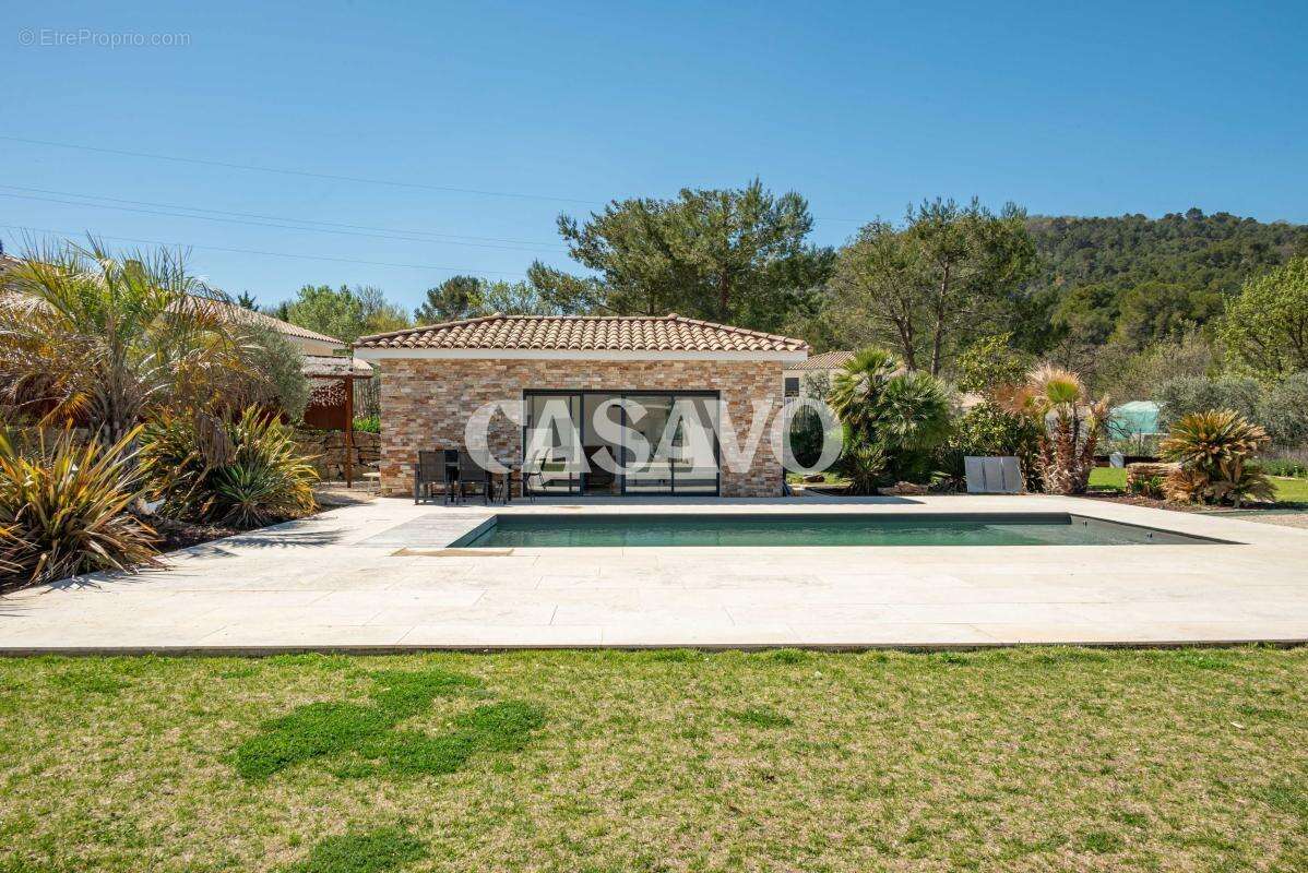 Maison à LE PUY-SAINTE-REPARADE