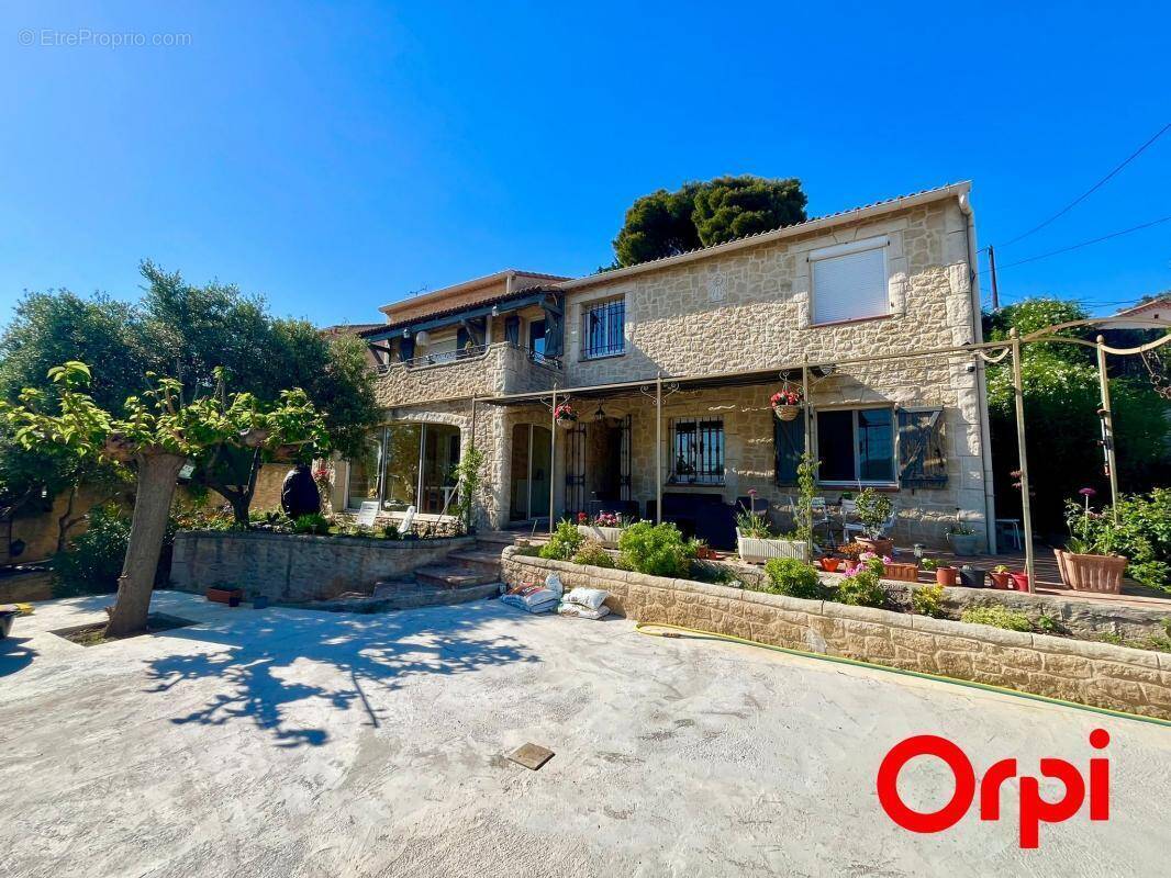 Appartement à MARSEILLE-11E