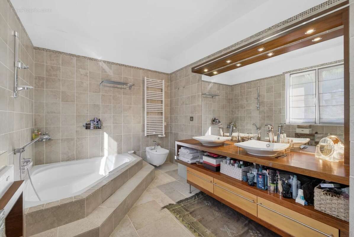 Maison à MONTAUROUX