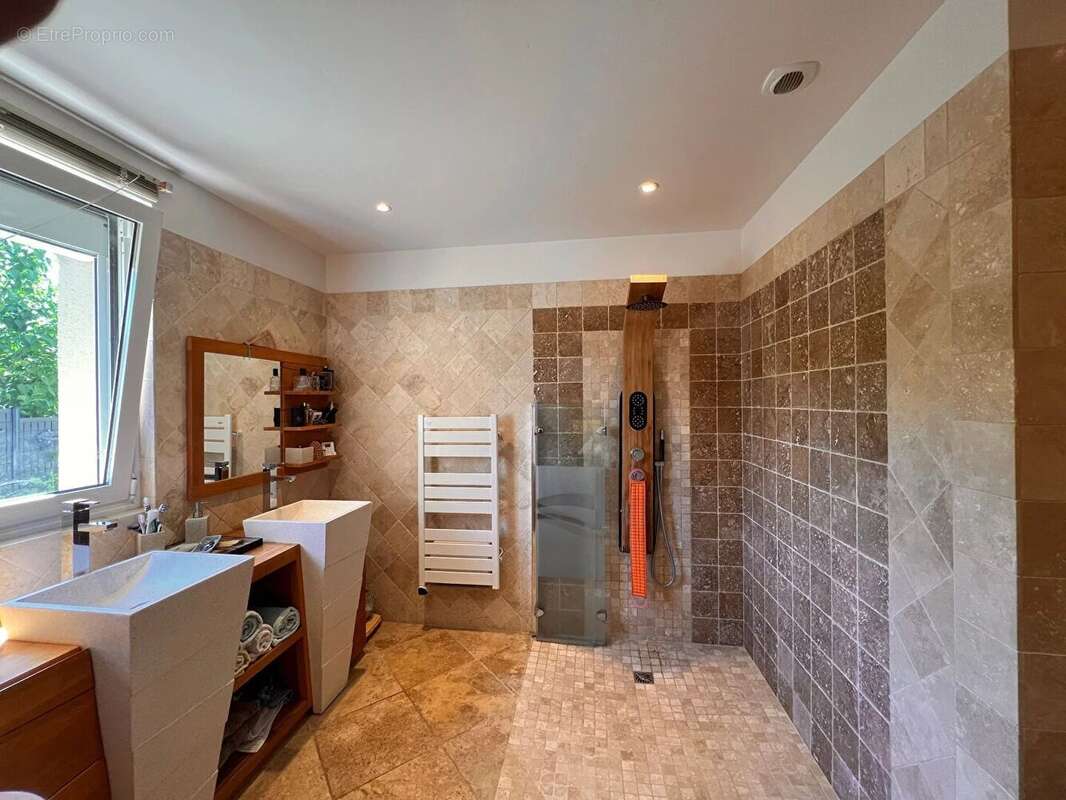 Maison à SAINT-NOM-LA-BRETECHE