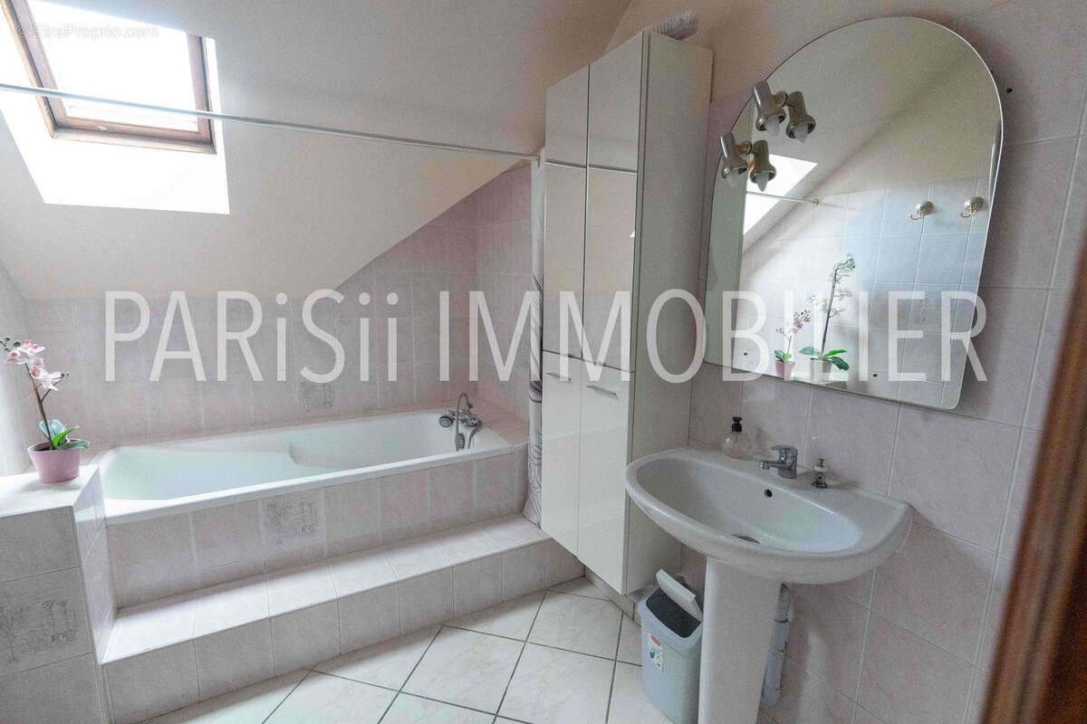 Maison à MONTIGNY-LES-CORMEILLES