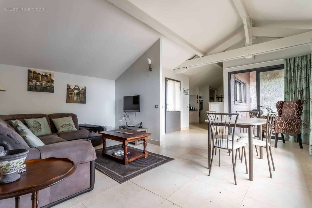 Chateau Estate - photo 17