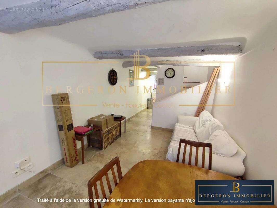 Maison à SAINT-CEZAIRE-SUR-SIAGNE