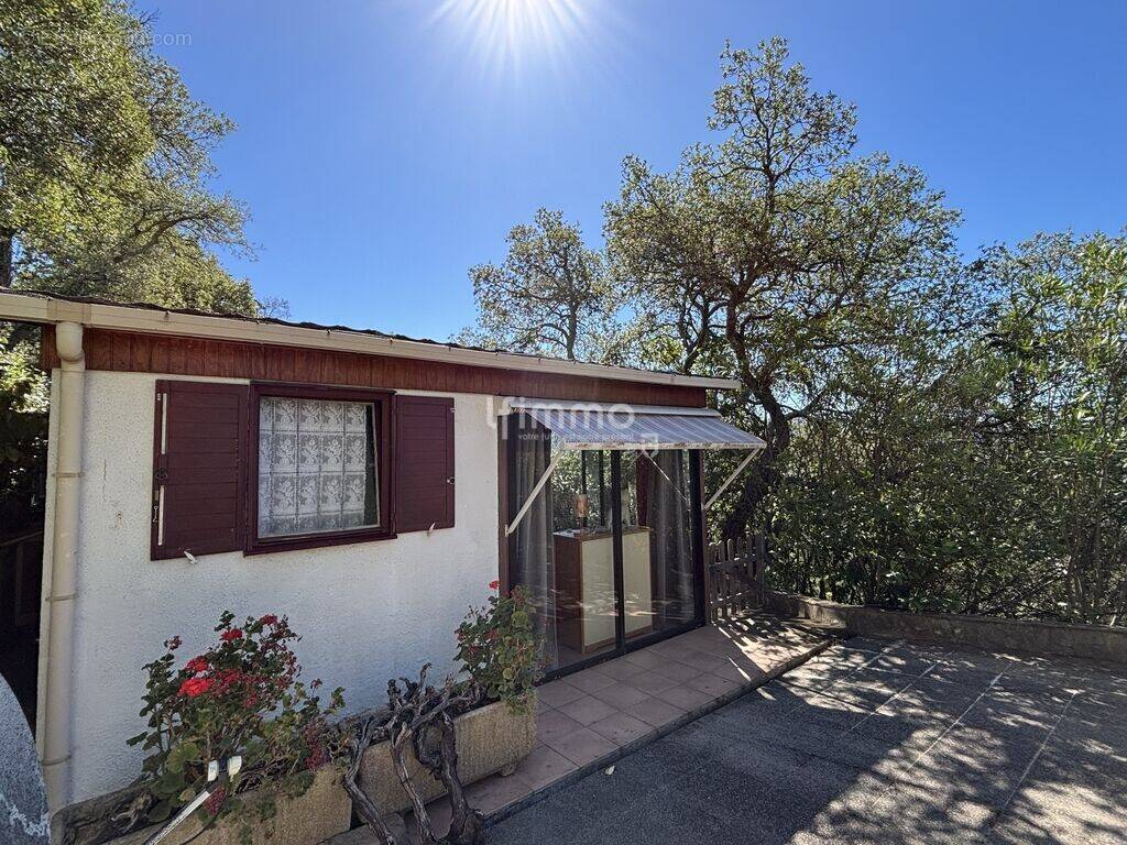Maison à LE MUY