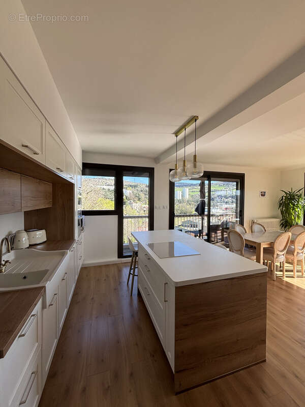 Appartement à SAINT-ETIENNE