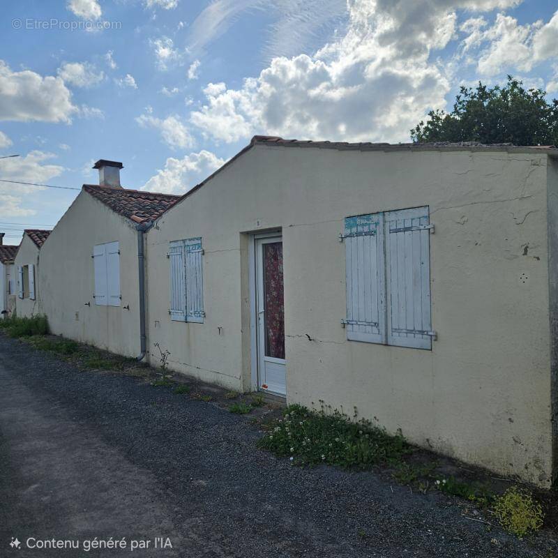 Maison à CHAMPAGNE-LES-MARAIS
