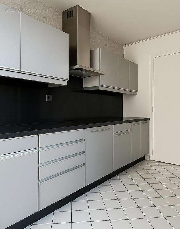 Cuisine - Appartement à MONTIGNY-LE-BRETONNEUX