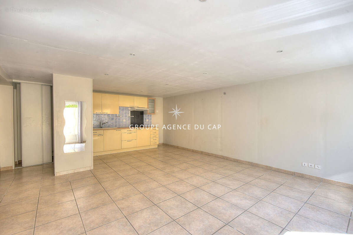 Villa néo-provençale 6 pièces à vendre à Saint Raphaël - Bas du Golf de Valescure - photo 14