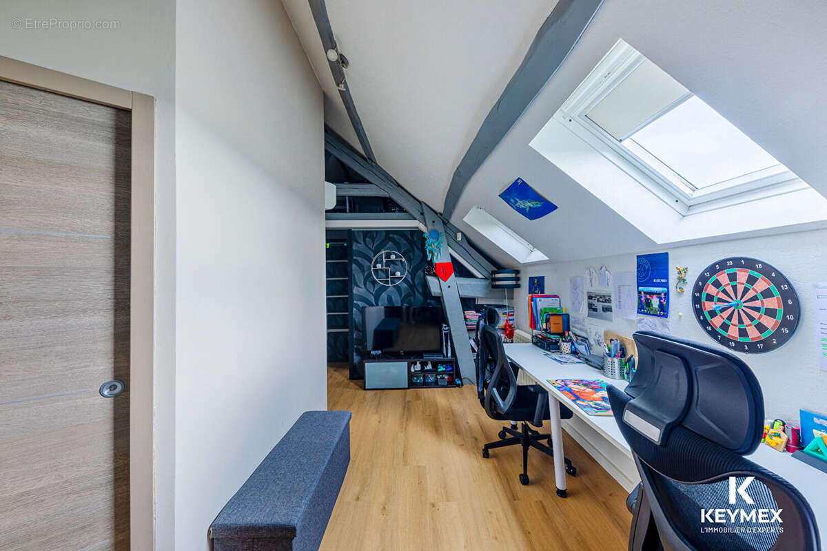 Maison  4 pièces 99 M²  et 110 m² utile ,3 chambres ,cour de 40 M² vue  sur les champs - photo 17