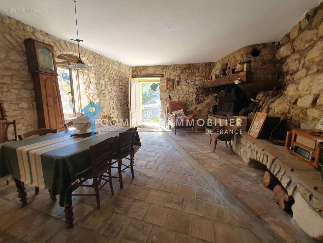 Village médiéval de la Vallée de la Cèze : Jolie Maison de village avec 2 terrasses ayant vue dominante - photo 7