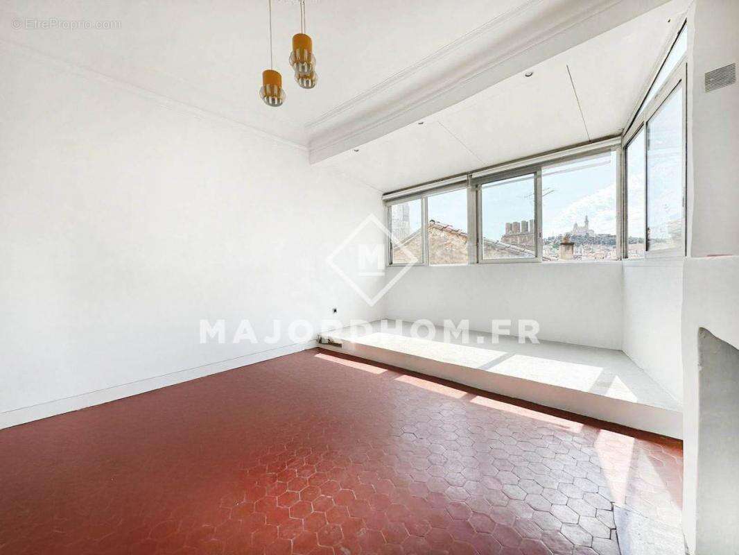 Appartement à MARSEILLE-6E