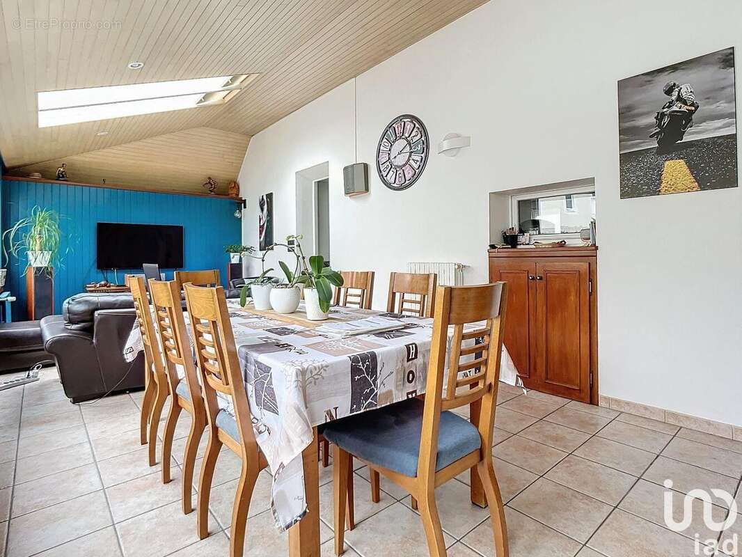 Photo 6 - Commerce à TREGUEUX