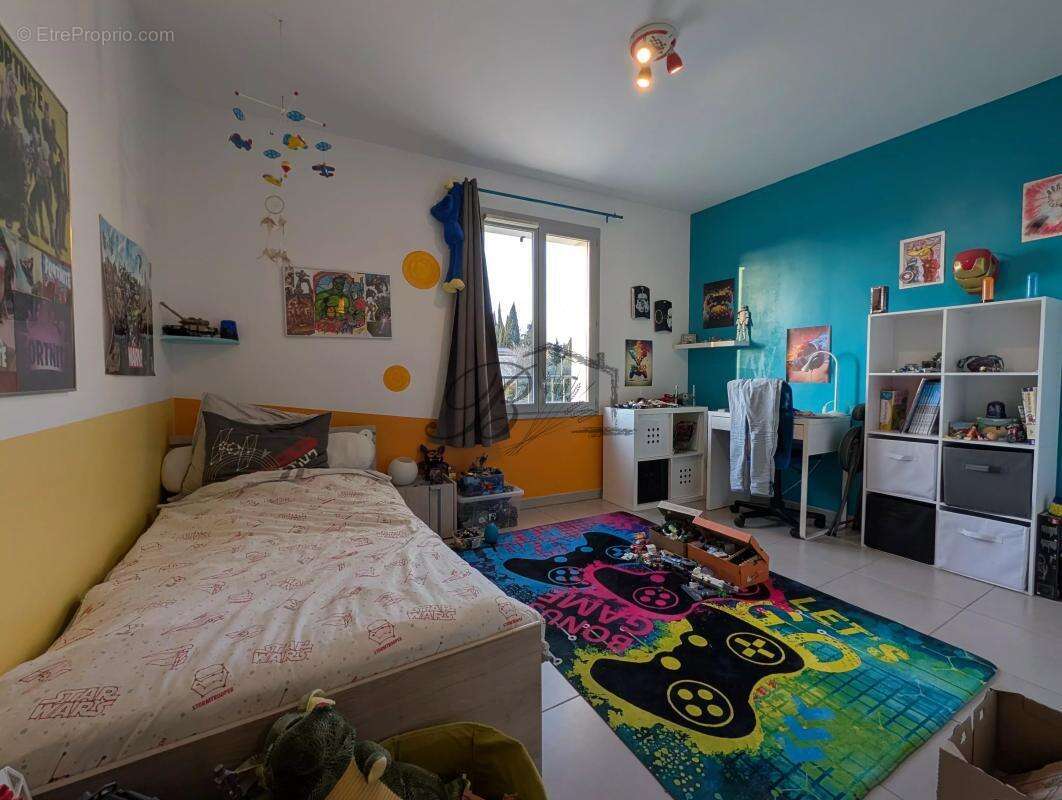 Maison à LA TOUR-D'AIGUES