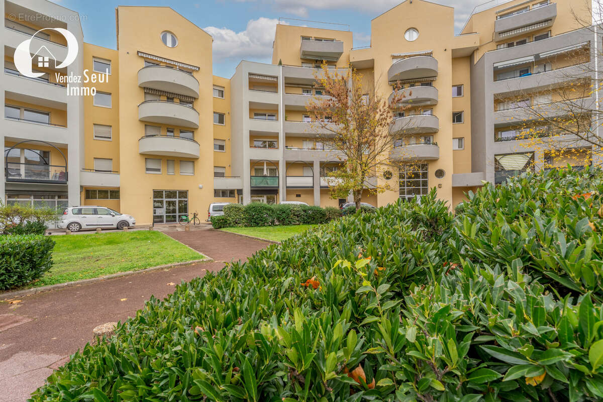 Appartement à BRON