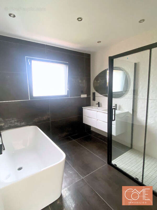 Maison à SAINT-ERBLON