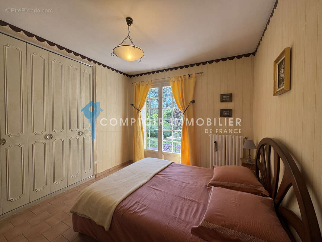 Maison à MONTELIER