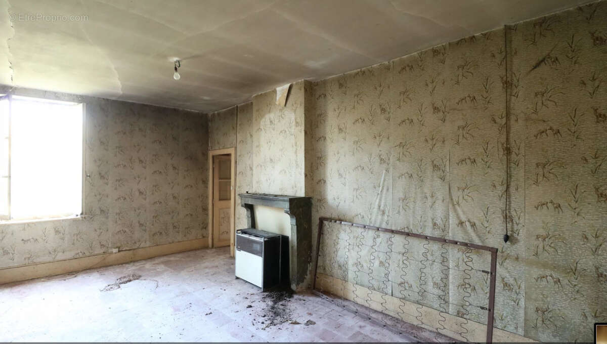 Maison à LA GUERCHE-SUR-L'AUBOIS