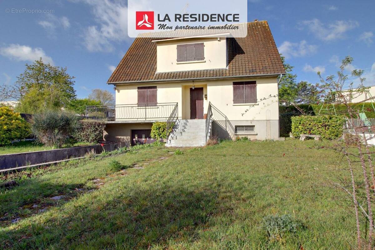 Maison à SAINT-ETIENNE-DU-ROUVRAY