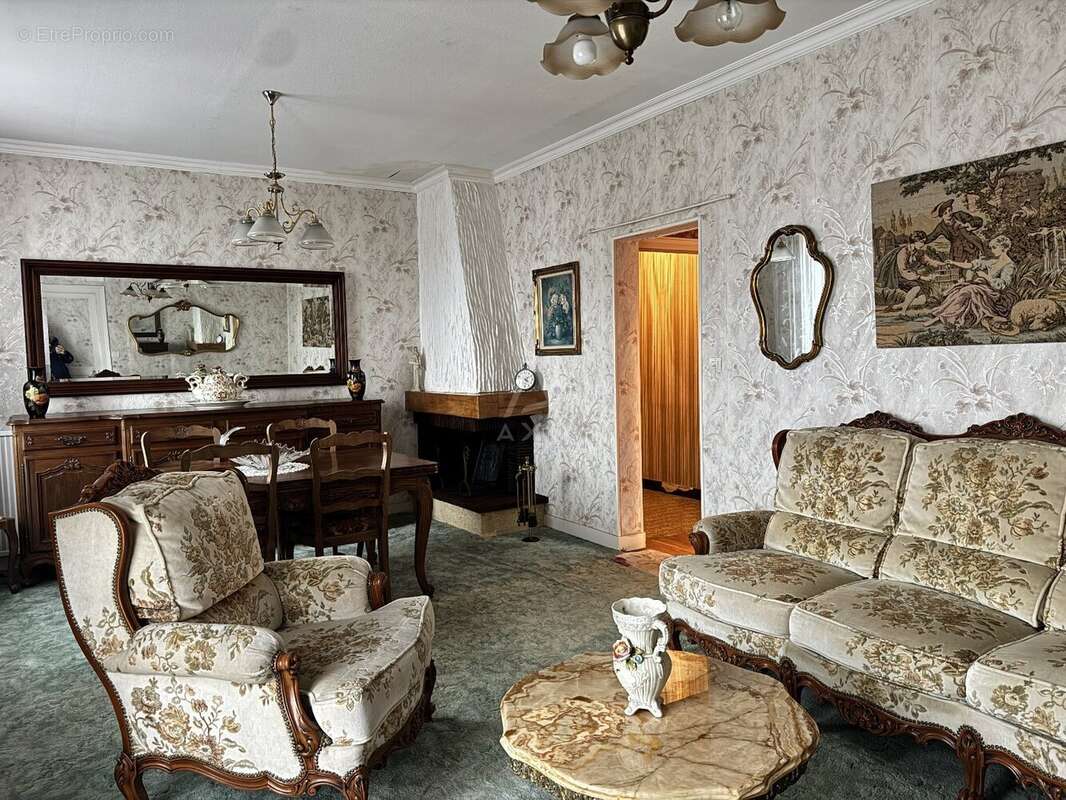 Maison à SAINT-YRIEIX-SUR-CHARENTE