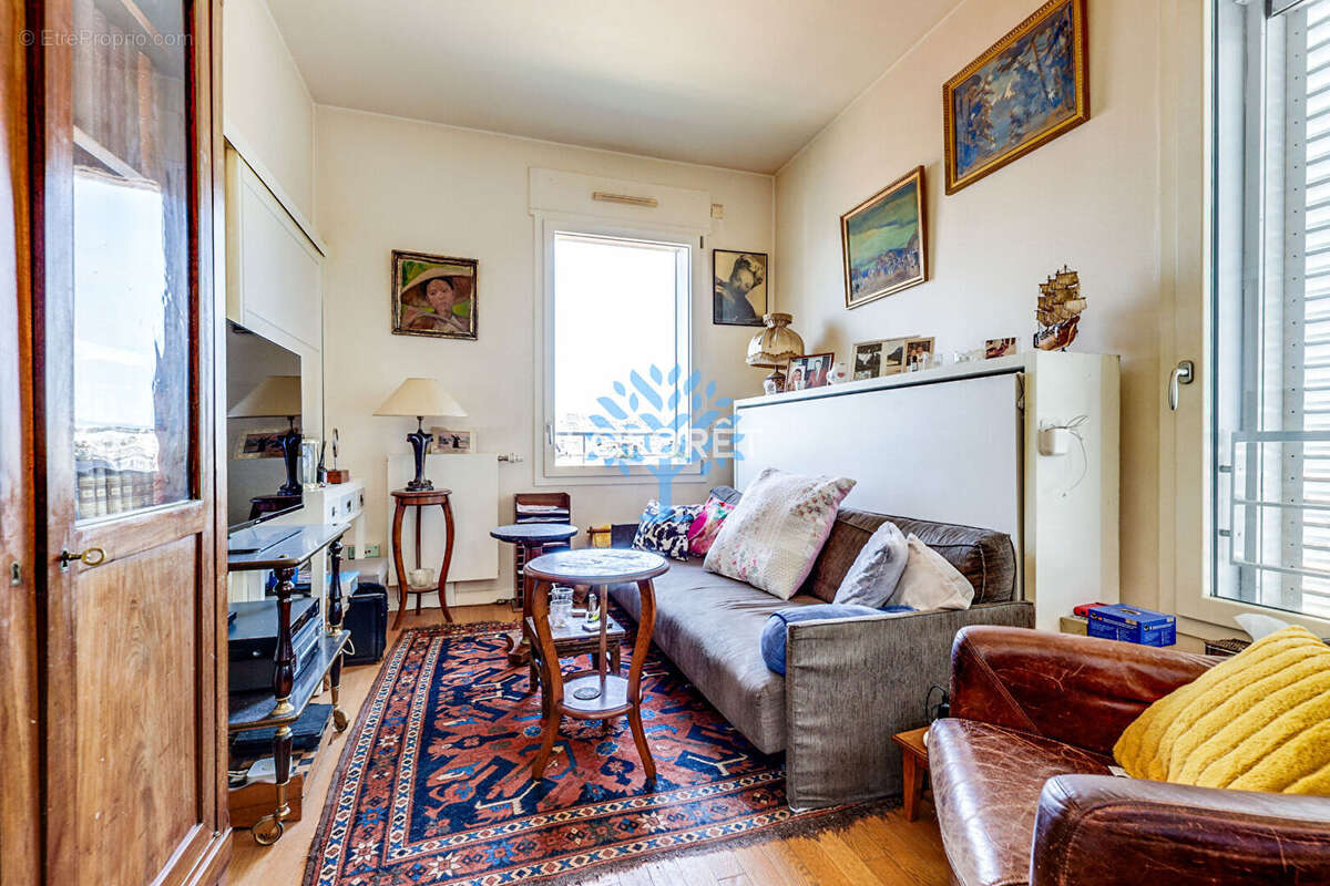 Appartement à PARIS-14E