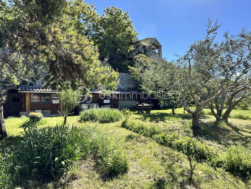 Bien rare sur la citadelle : maison avec jardin et caves voûtées - photo 2