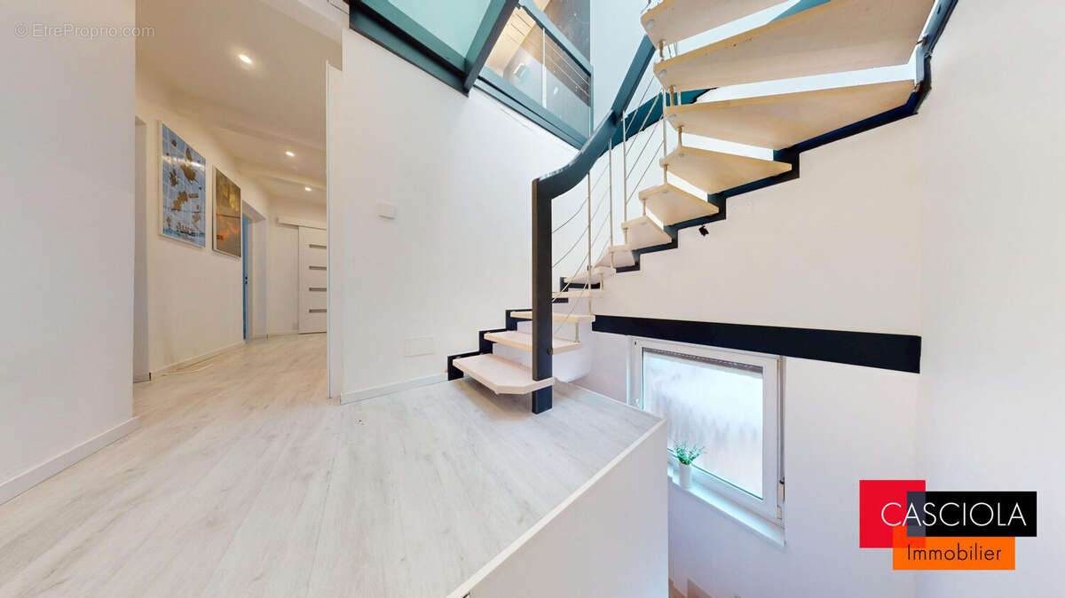Maison 107 m² à Jouy-Aux-Arches  - photo 5