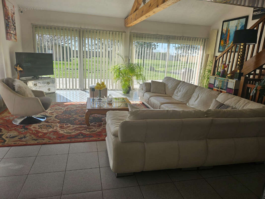 Belle maison 6 pieces avec terrain et piscine - photo 5