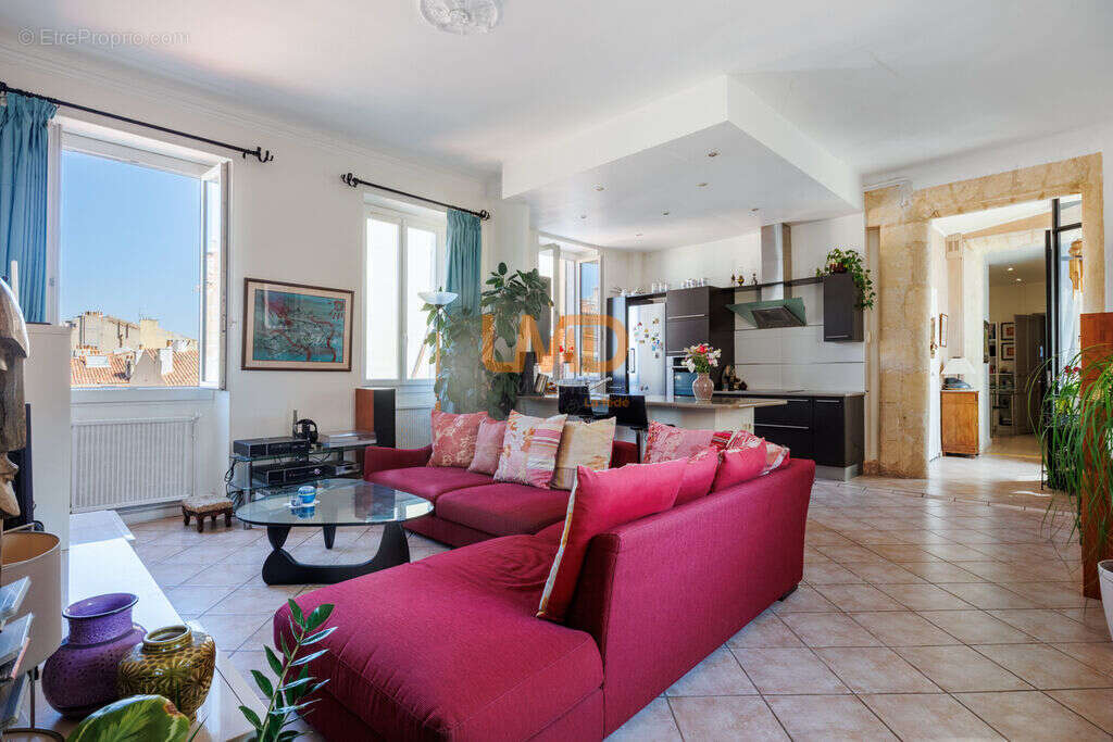 Appartement à MARSEILLE-6E