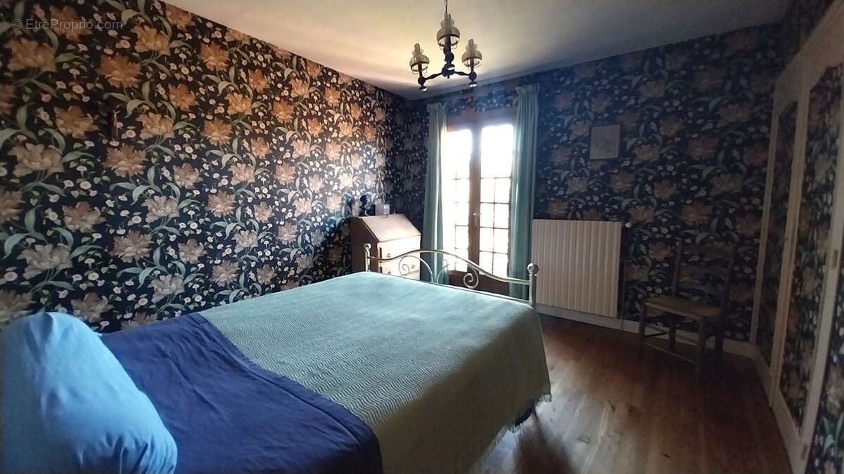Maison à MILHAC-D'AUBEROCHE