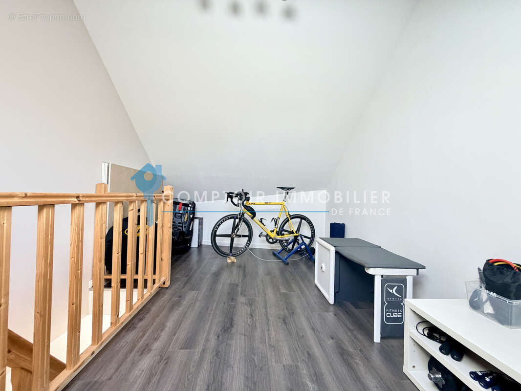 Maison 5 pièces avec jardin et dépendance - photo 16