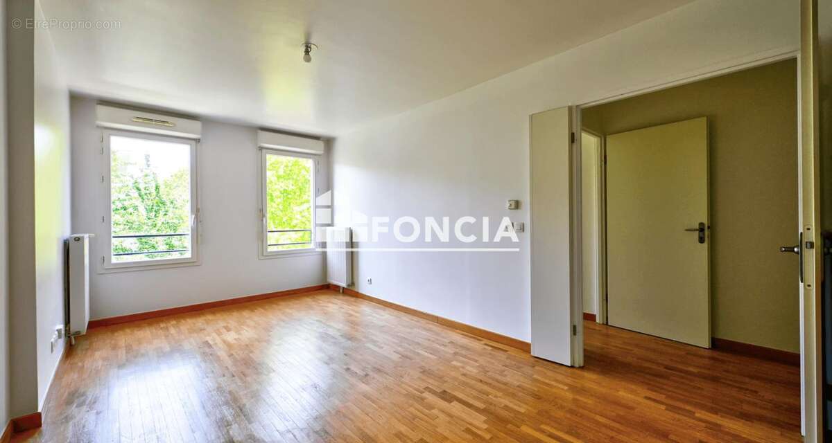 Appartement 2 pièces rénové en 2025 avec parking en sous-sol, au 2ᵉ étage avec ascenseur, dans une résidence sécurisée à 5 minut - photo 3