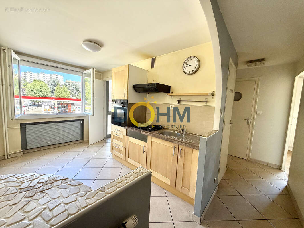 Appartement à SAINT-ETIENNE