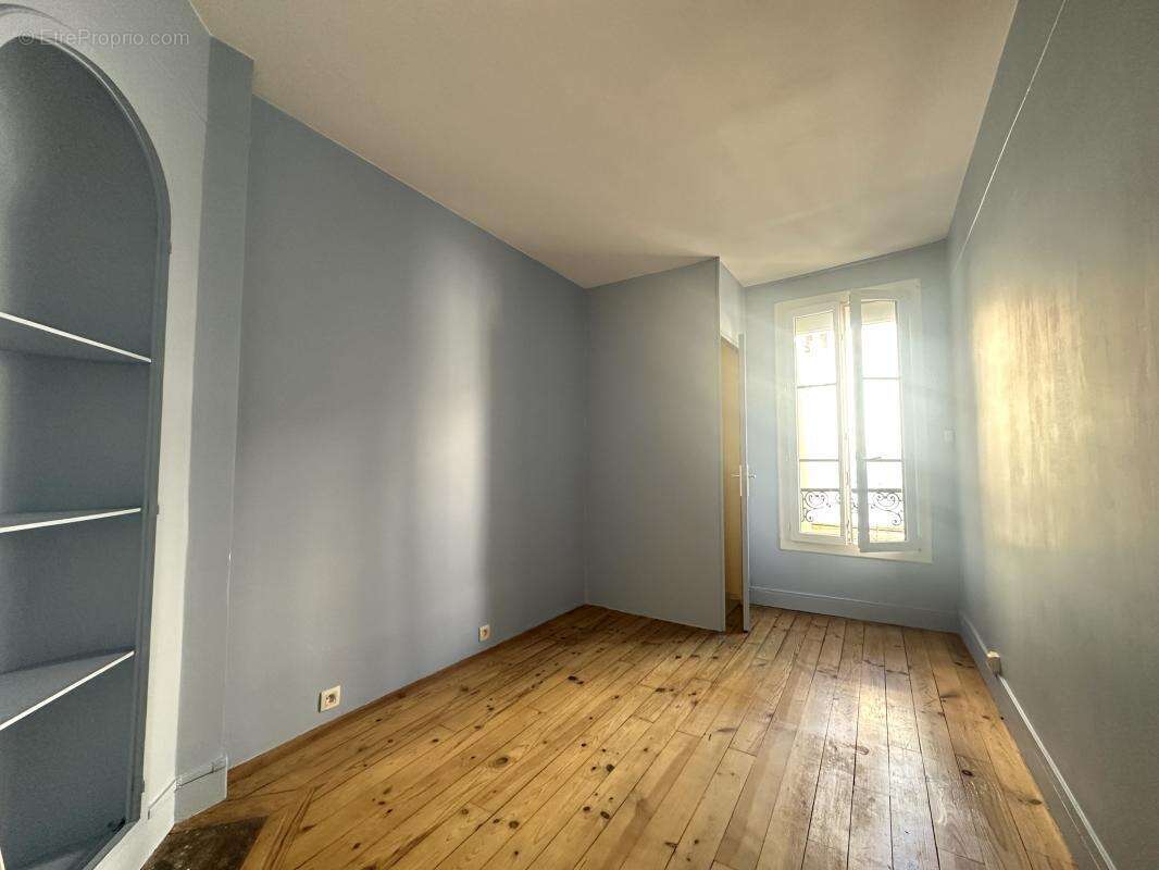 Appartement à PARIS-14E