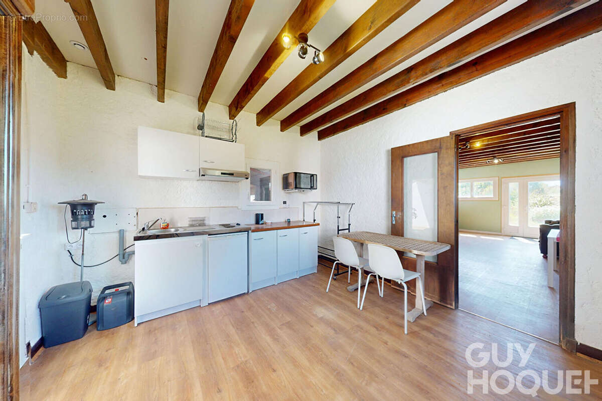 Belle propriété de caractère avec annexe et dépendance - photo 13