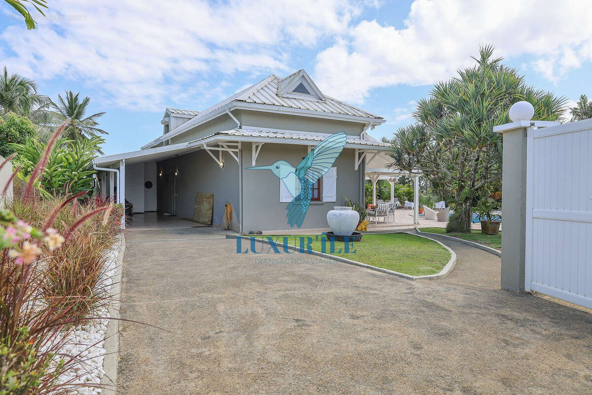 Maison à BAIE-MAHAULT