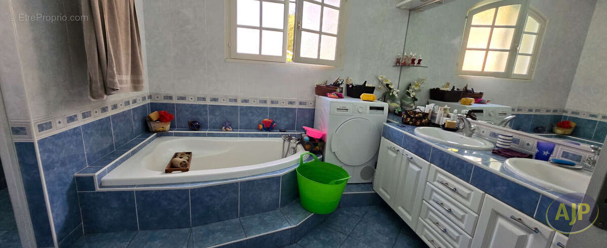 Maison à MARTIGNAS-SUR-JALLE