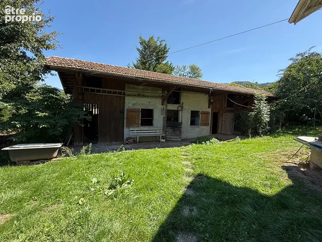 A vendre à Bons en Chablais Maison à rénover de 150 m² utiles avec sous-sol complet et annexes - photo 4