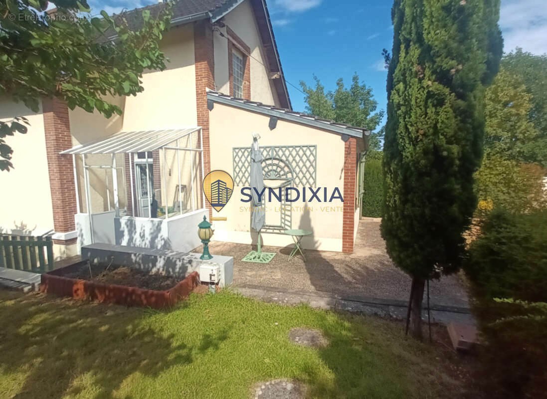 DREUX  À deux pas de la gare, découvrez cette charmante maison individuelle. - photo 2