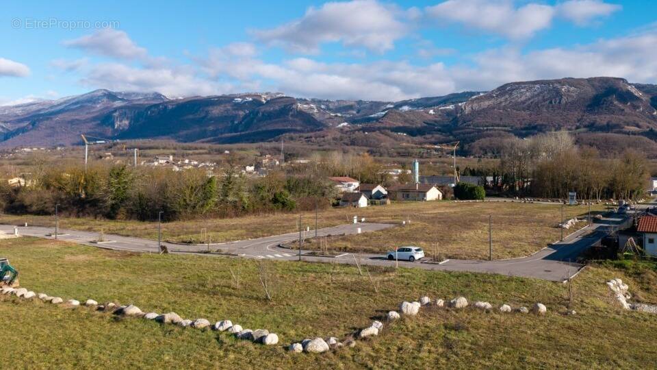 Terrain à SAINT-ROMANS