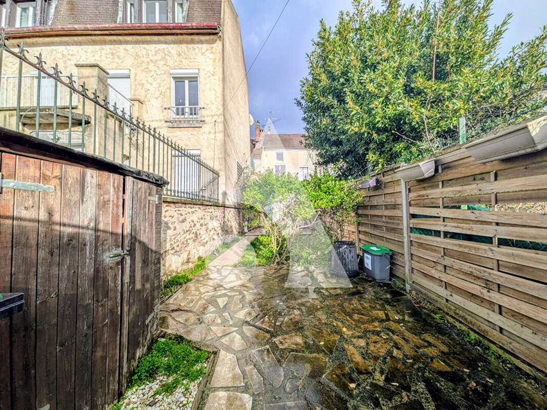 Maison à LA FRETTE-SUR-SEINE
