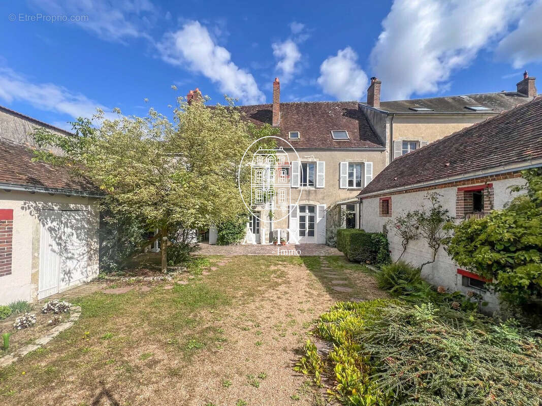 Maison à CLOYES-SUR-LE-LOIR