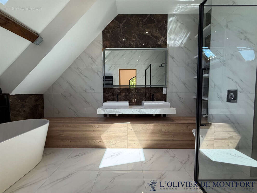 Maison à MONTCHAUVET