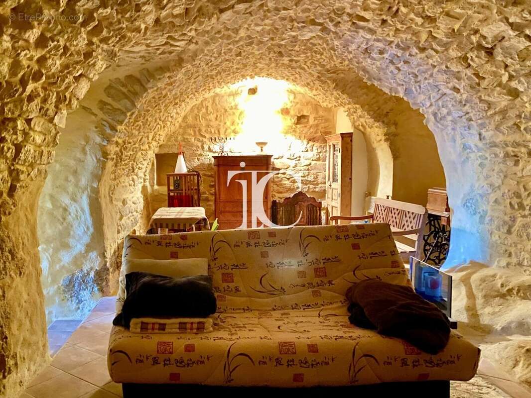 Maison à ALLEGRE-LES-FUMADES