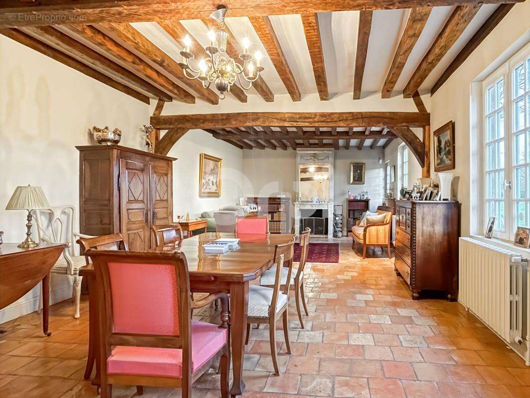 Maison à SACQUENVILLE