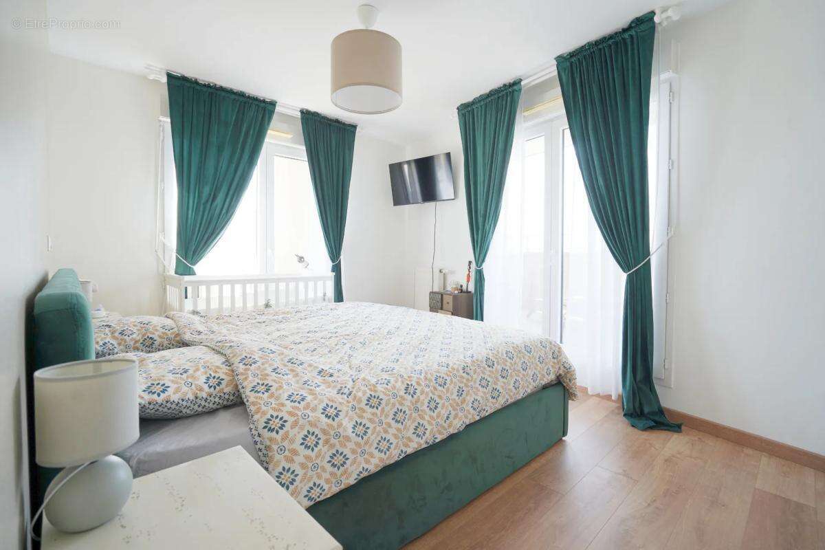 Appartement à FRESNES